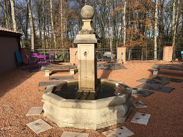 Fontaine en pierre